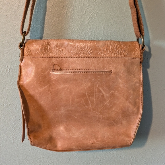 The Sak Silverlake Crossbody Embossed - Picture 9 of 11